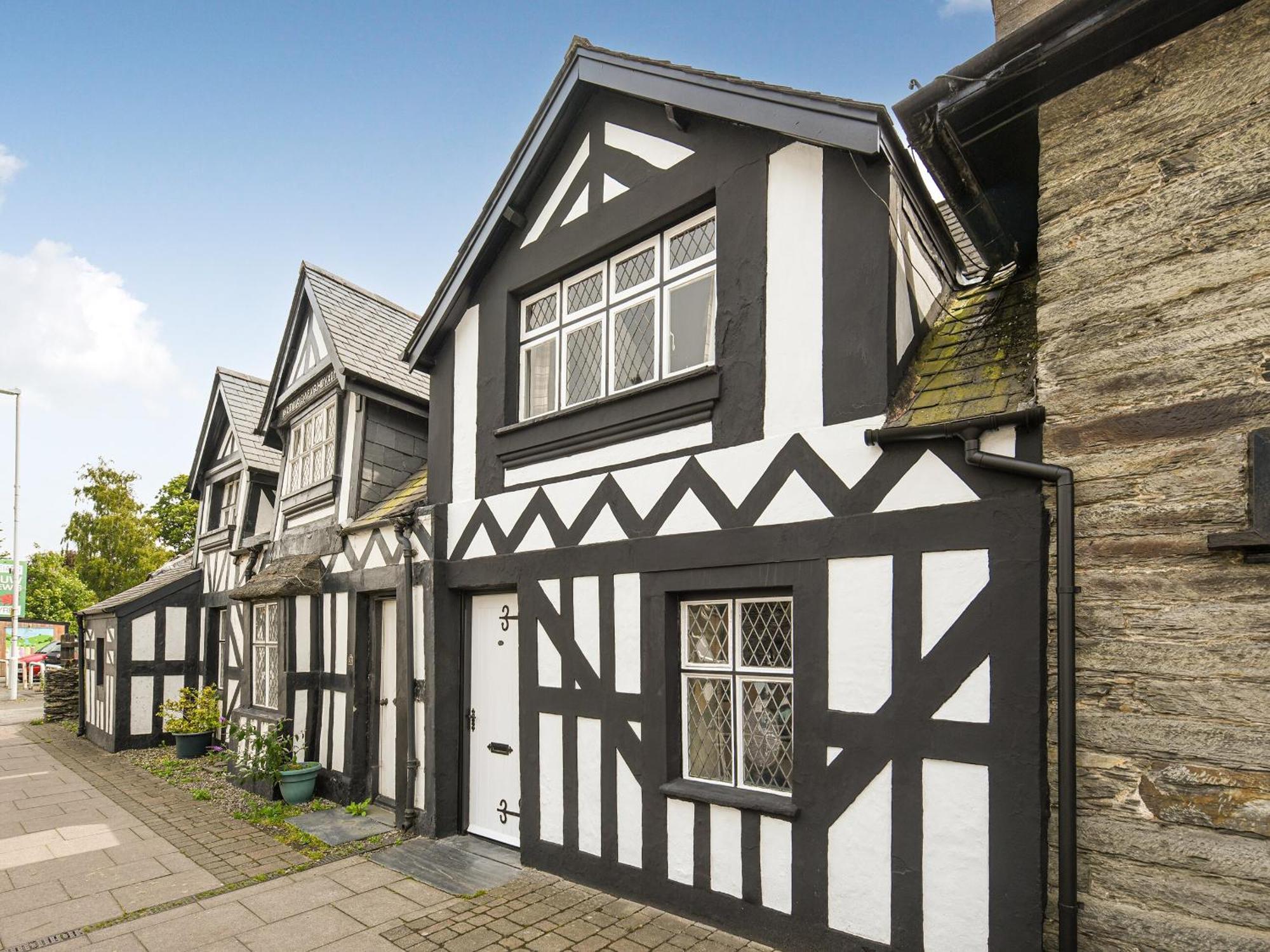 Bwthyn Llys Machynlleth Old Court Houseヴィラ エクステリア 写真